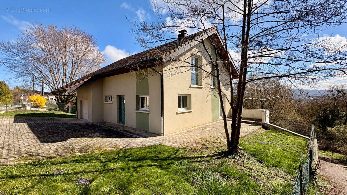 Maison à MONTFAUCON