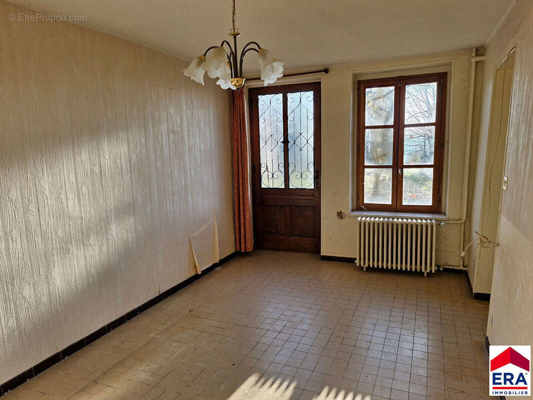 Maison à LES AVENIERES