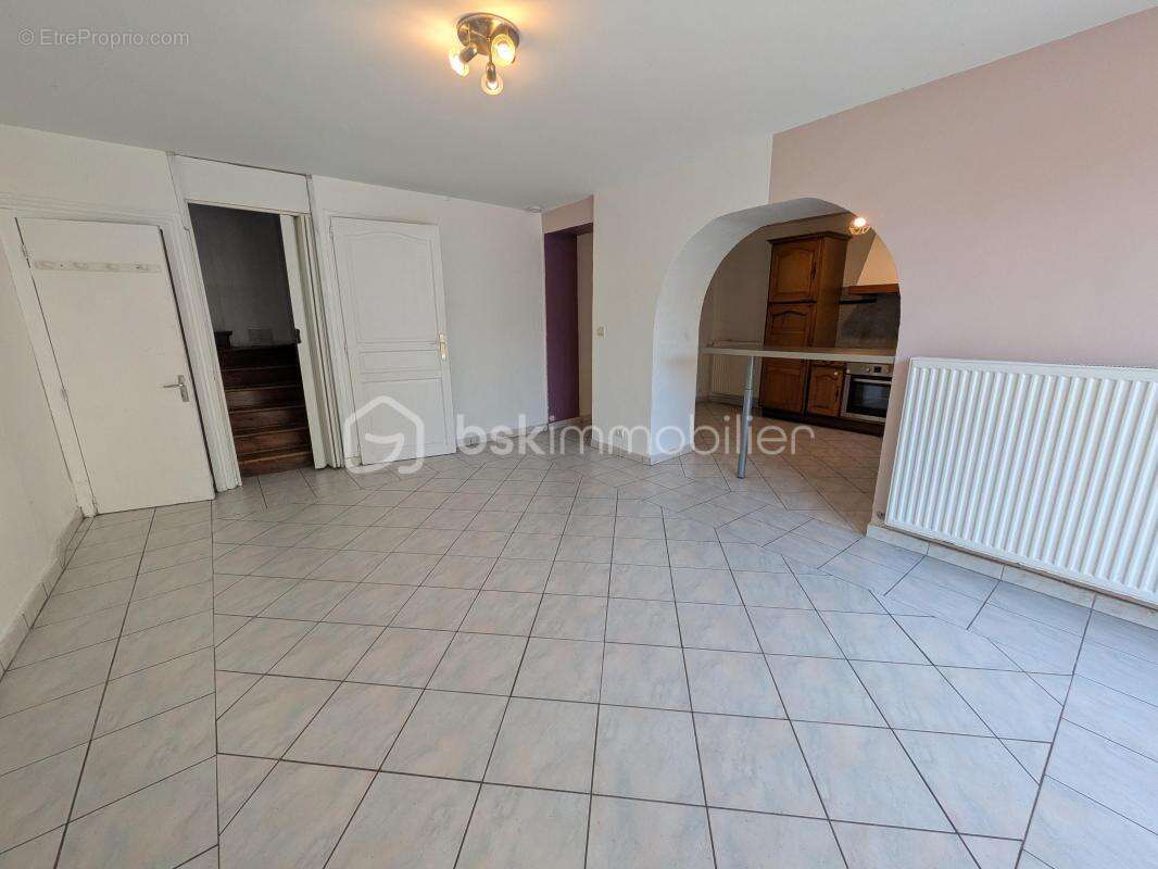 Maison de village de 124 m² – 4 chambres – Garage – Pierre-Châtel (38119) - photo 2
