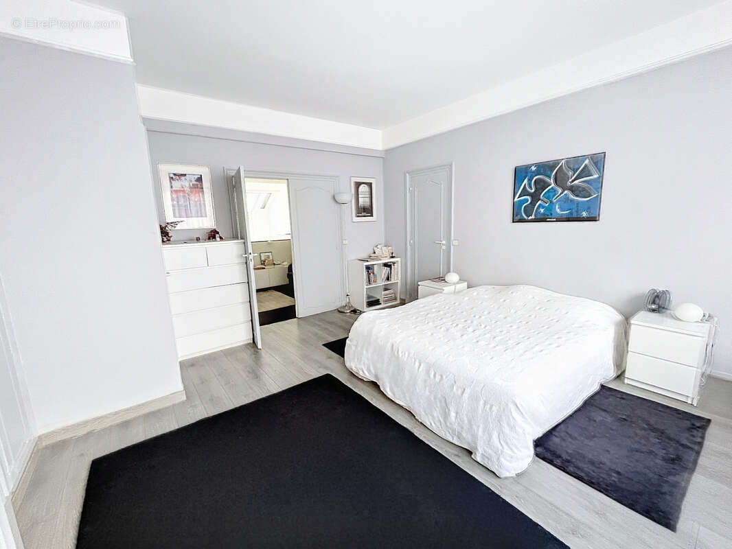 Appartement à PARIS-14E