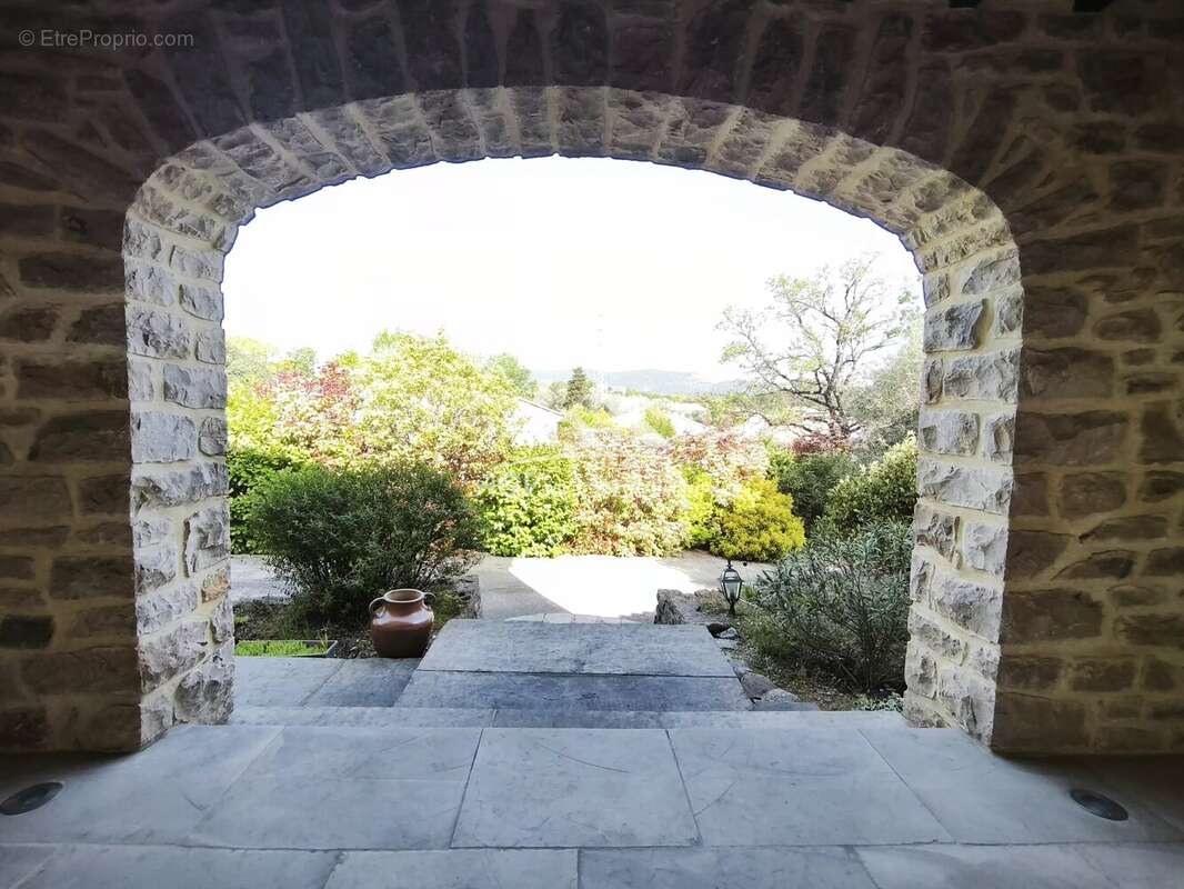 Maison à BOISSET-ET-GAUJAC