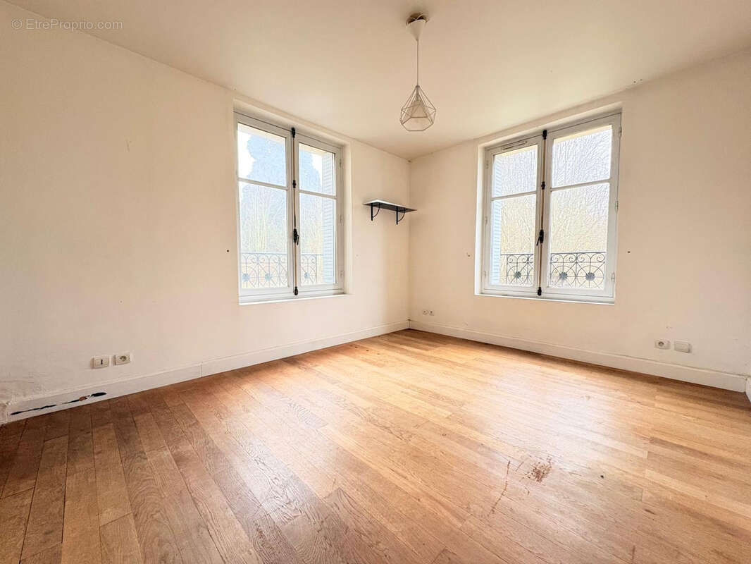 Appartement à LIMOURS