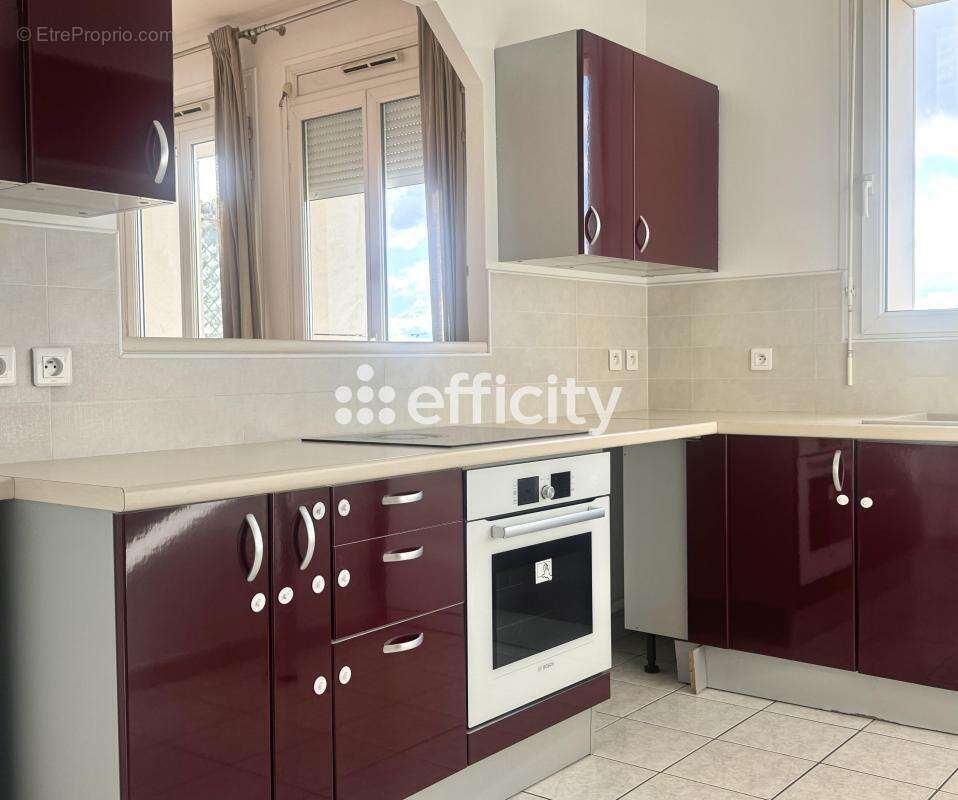 Appartement à SAINT-MAUR-DES-FOSSES