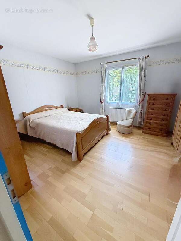 Maison 185 m² à Mont-Saint-Pere  - photo 7