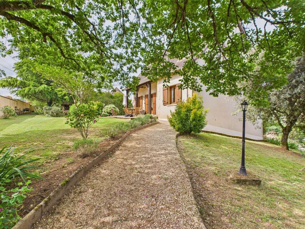 Maison pratique de 5 chambres avec piscine et appartement indépendant près de Sarlat, Dordogne - DPE C/C - Opportunité de revenu - photo 15