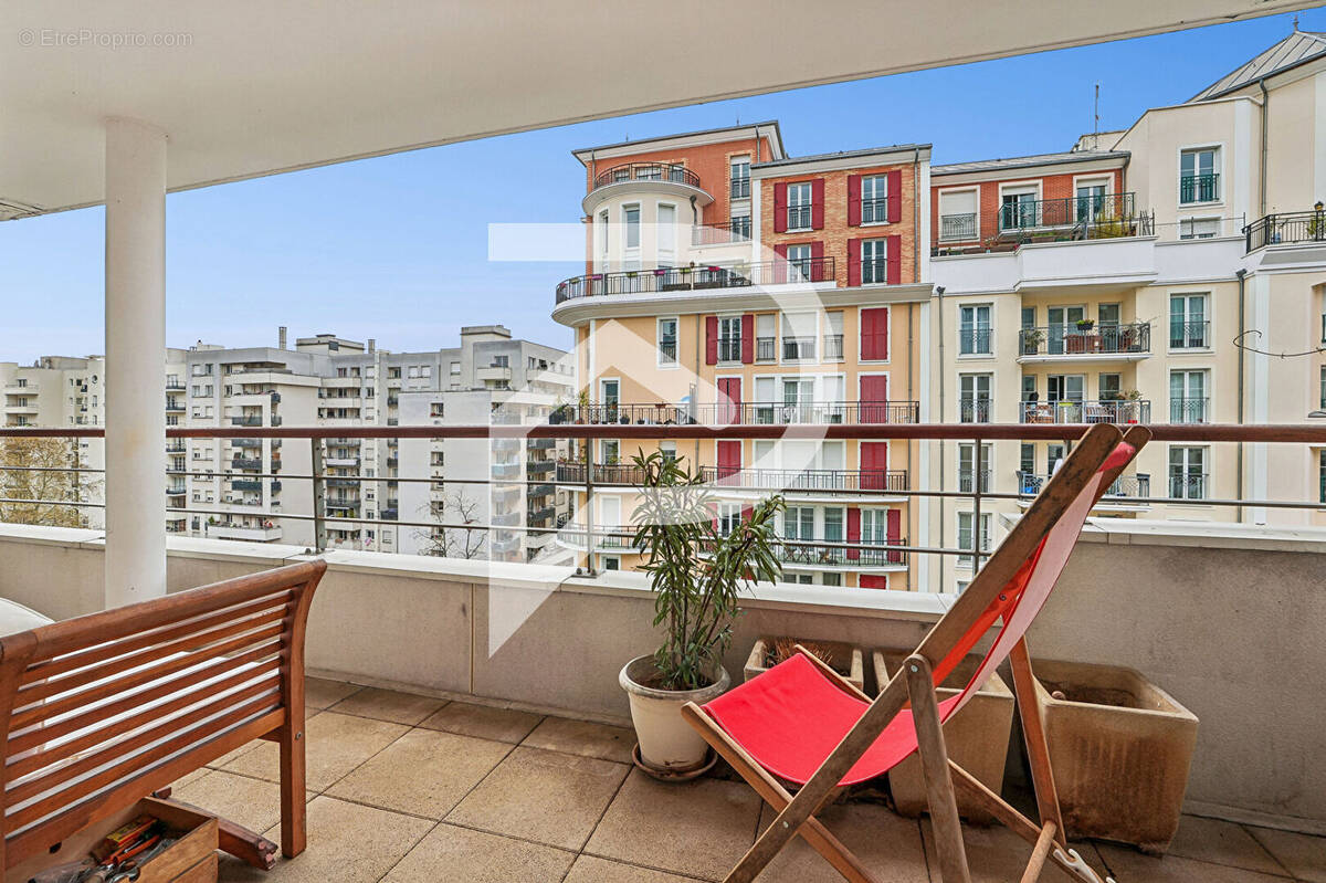 Appartement à COURBEVOIE