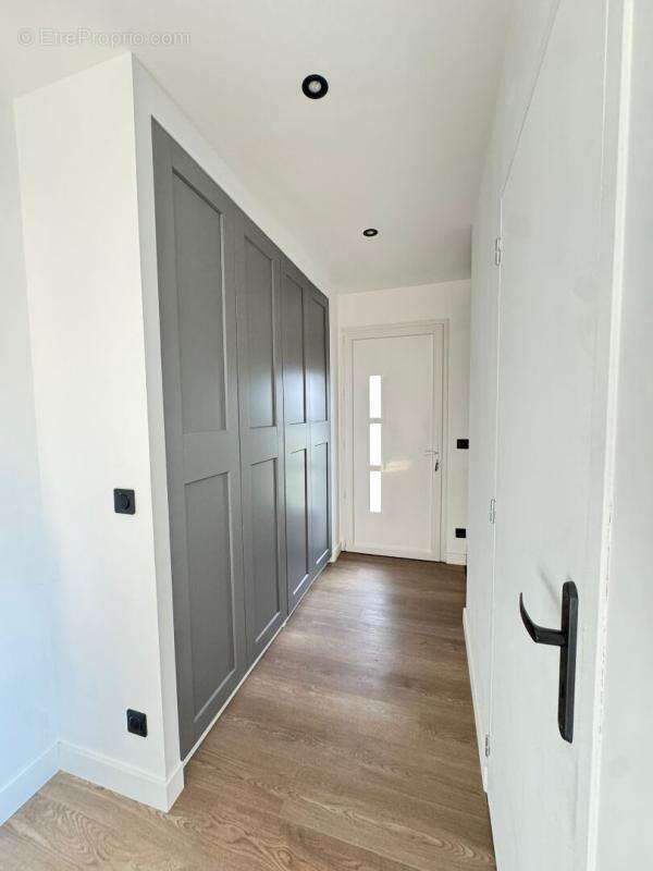 Maison  2025 - R+1 - Saint-laurent -d'arce 4 pièce(s) 88 m2 - 33chambres-285 m2 de Terrain - photo 8