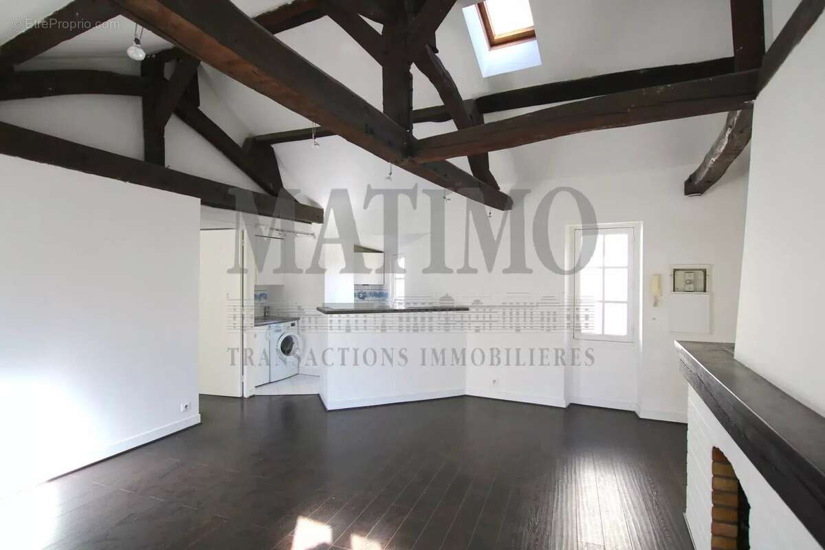 Appartement à PARIS-3E