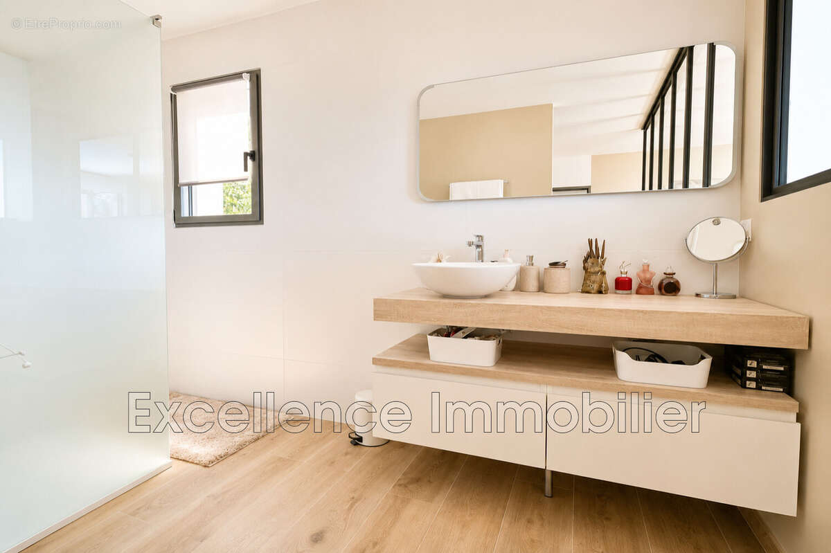Maison 138 m² à Plan-De-La-Tour  - photo 9