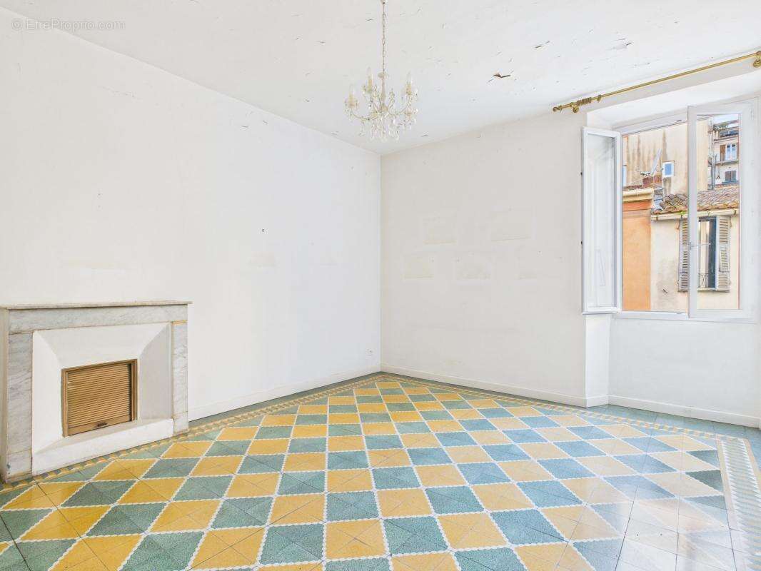 F3 a vendre rue fesch ajaccio - photo 3