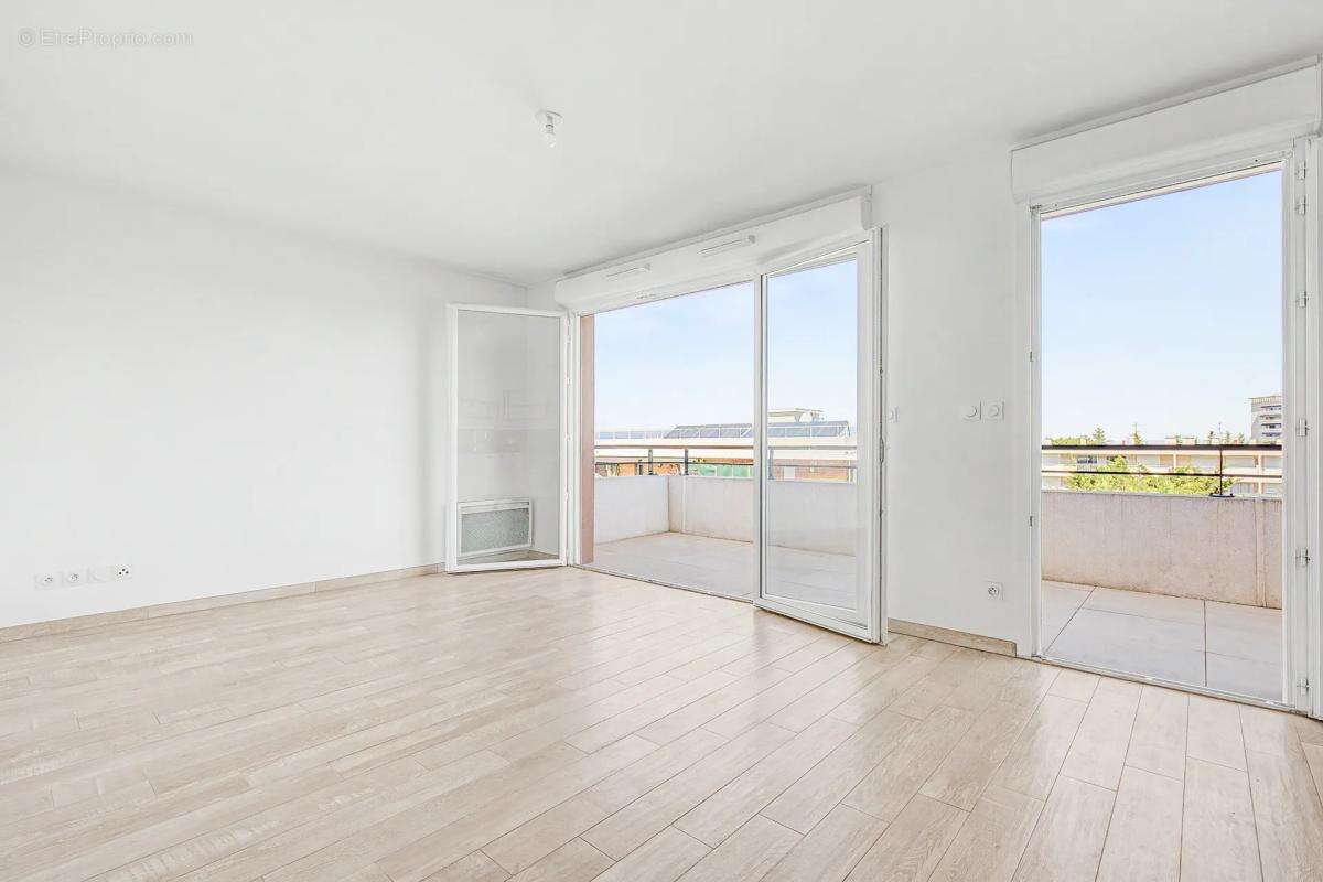 T3 dernier étage, Terrasse, vue Notre-Dame de la Garde, parking, Le Cabot Marseille - photo 2