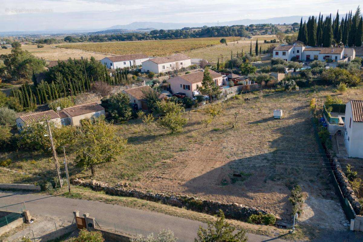 Terrain à CAUNES-MINERVOIS