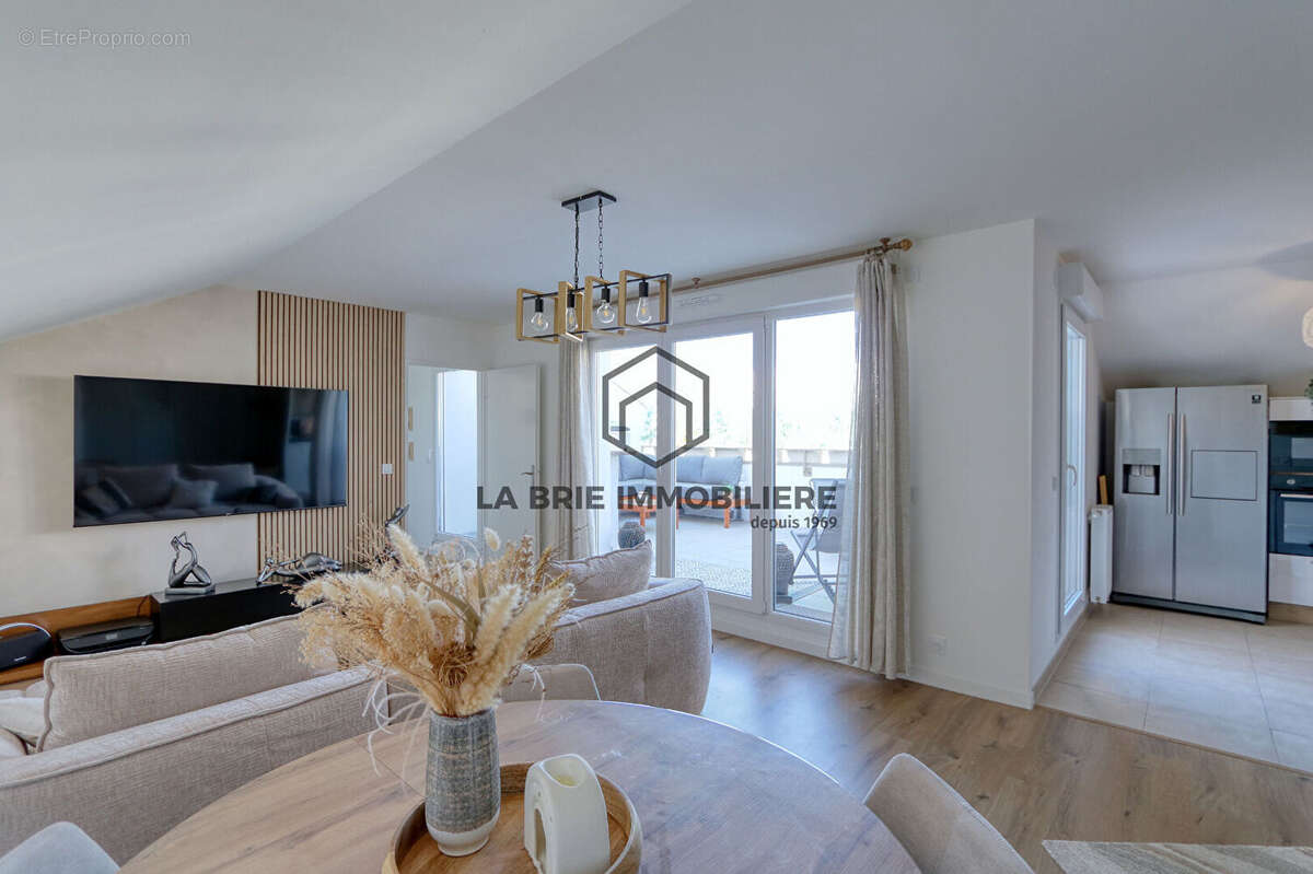 Appartement à BRIE-COMTE-ROBERT