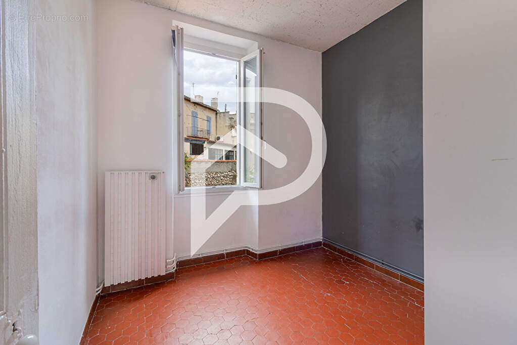 Appartement à MARSEILLE-7E