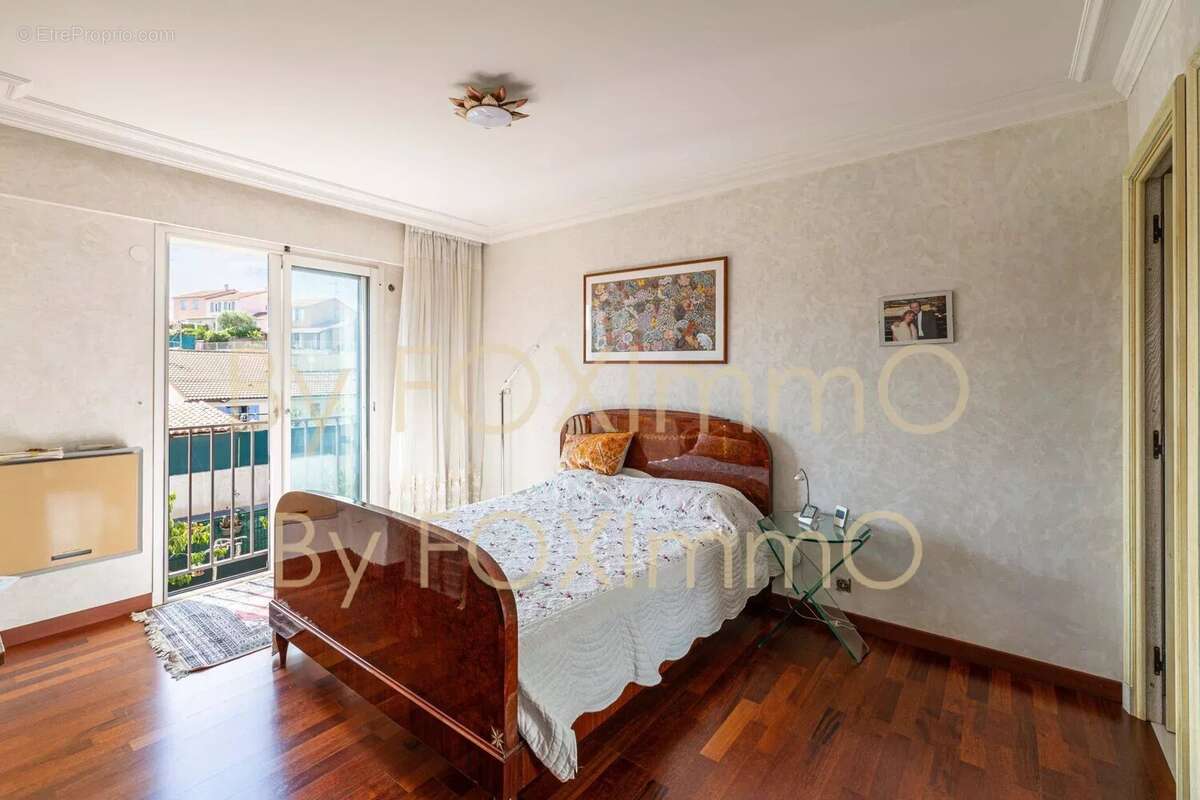 Maison à SAINT-LAURENT-DU-VAR