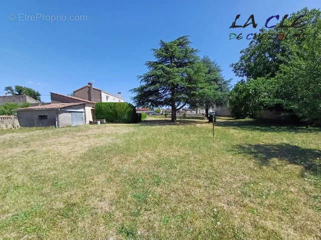 Maison à COULONGES-SUR-L&#039;AUTIZE