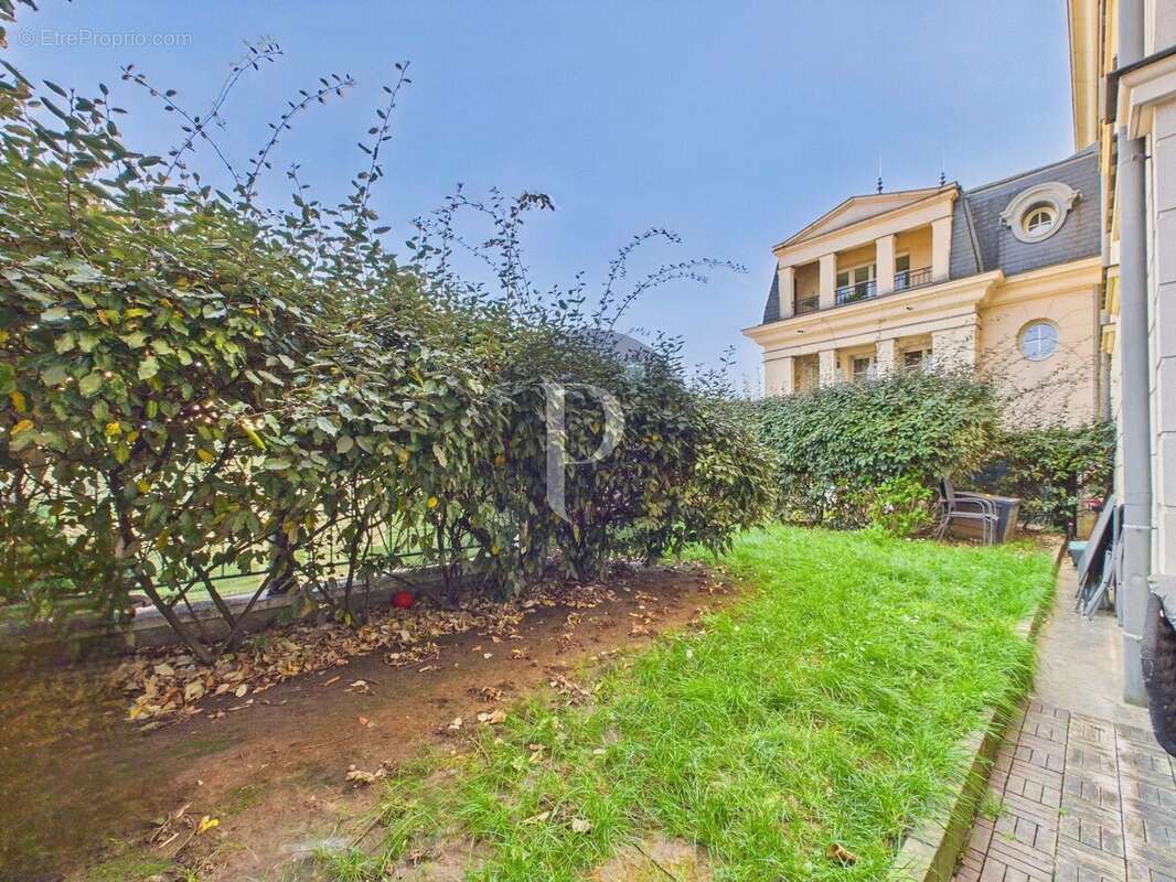 Appartement à LE PLESSIS-ROBINSON