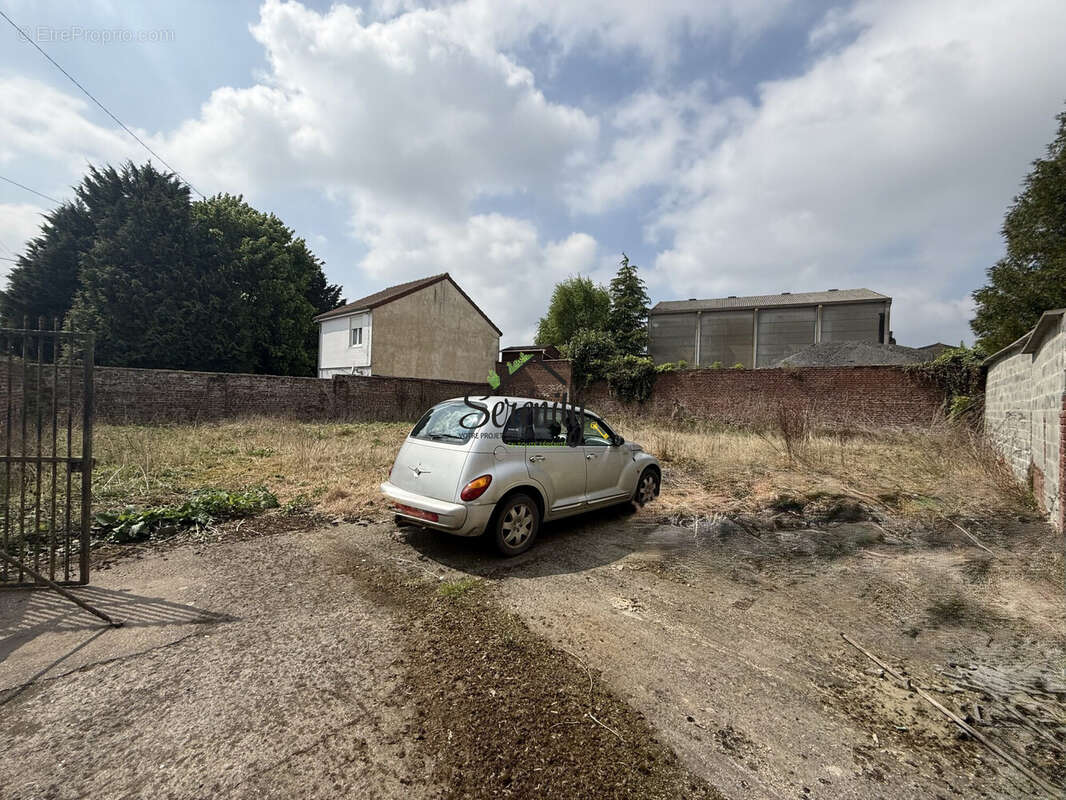 Terrain à GOUZEAUCOURT