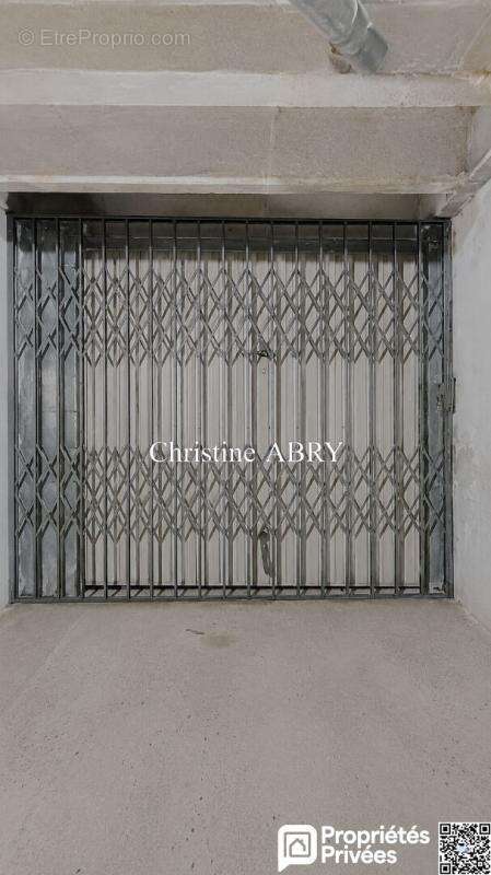 Box  13 m2 - pointe de la croisette - quartier palm beach - photo 2