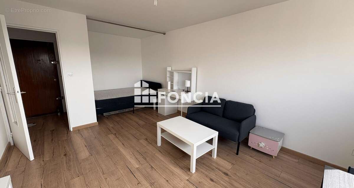 Appartement à FRESNES