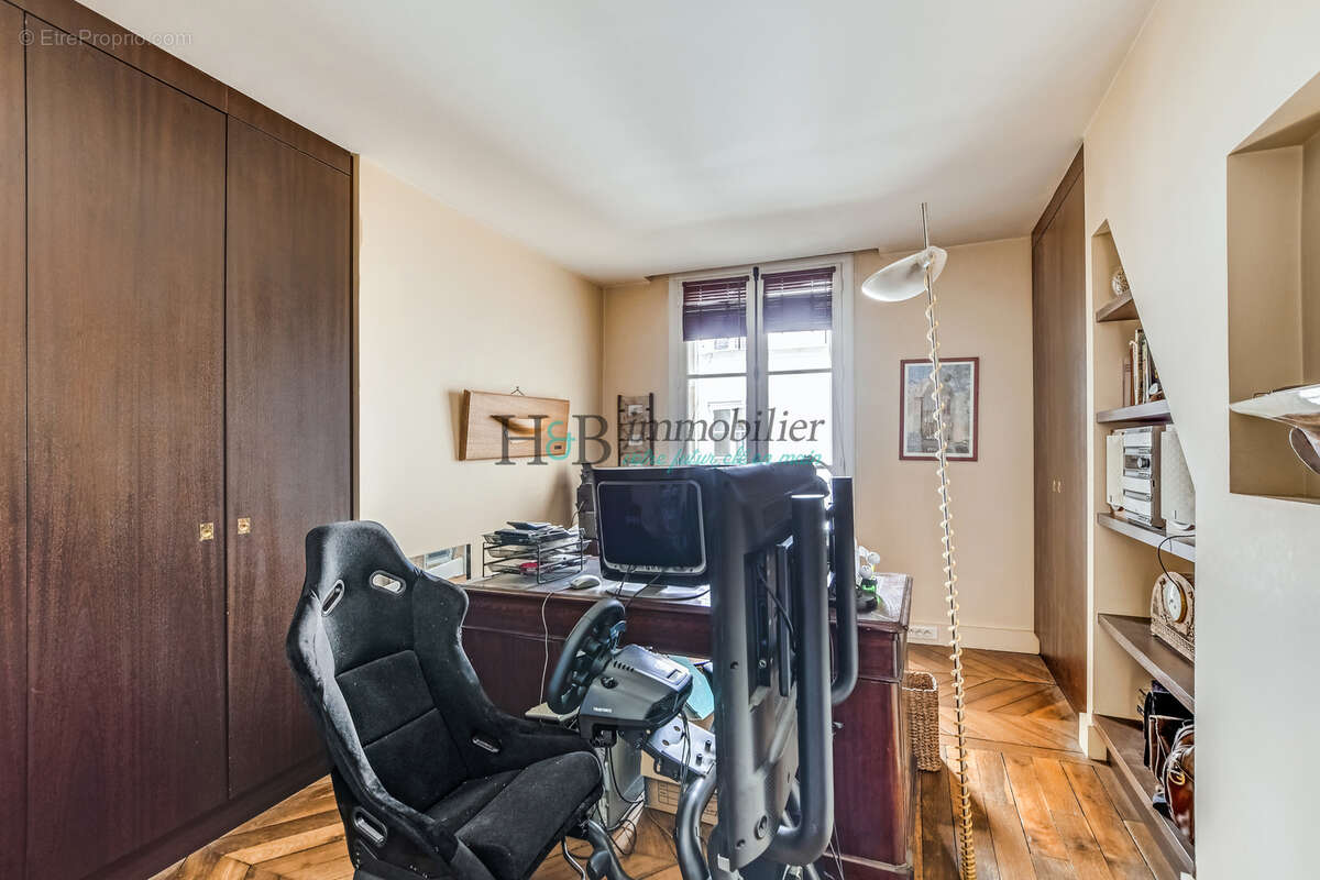 Appartement à PARIS-7E