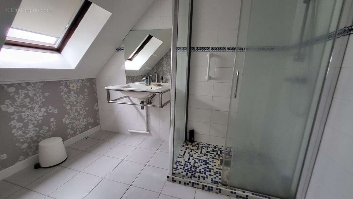 Maison 147 m² à Les Clayes-Sous-Bois  - photo 8
