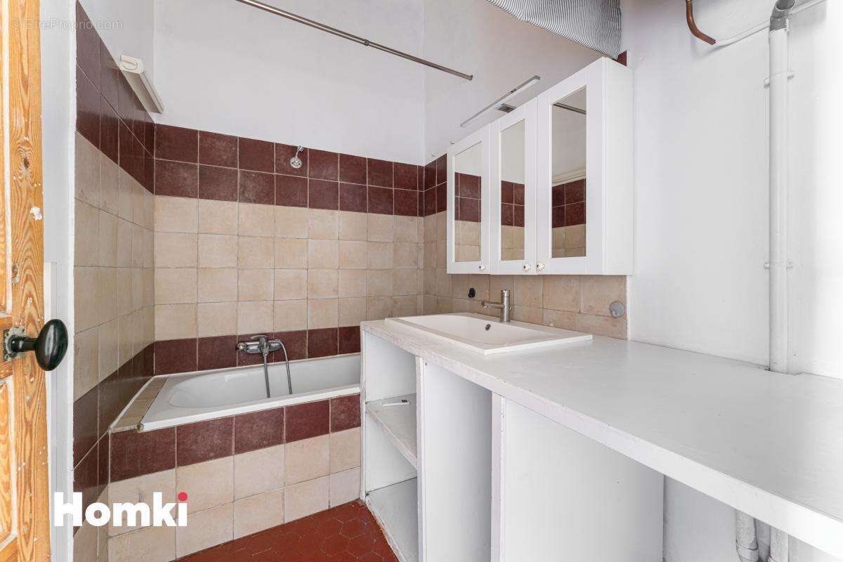 Appartement à MARSEILLE-6E