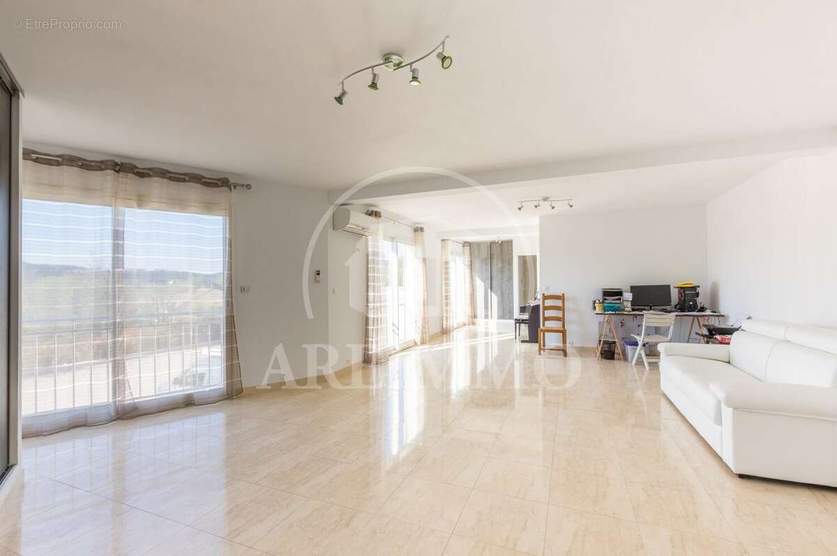 Maison 160 m² à Saint-Martin-De-Londres  - photo 4