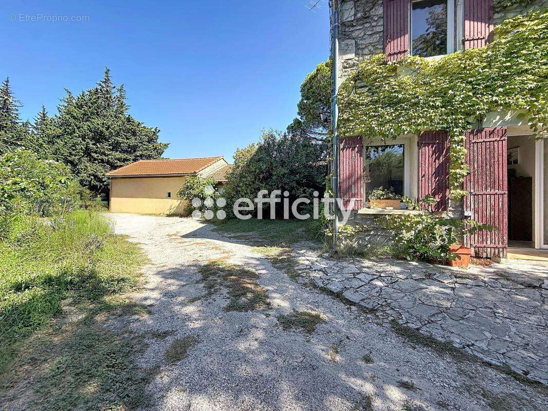 Maison 178 m² à Saint-Remy-De-Provence  - photo 15