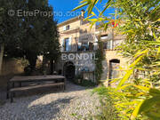 Maison à LA BASTIDE-DES-JOURDANS