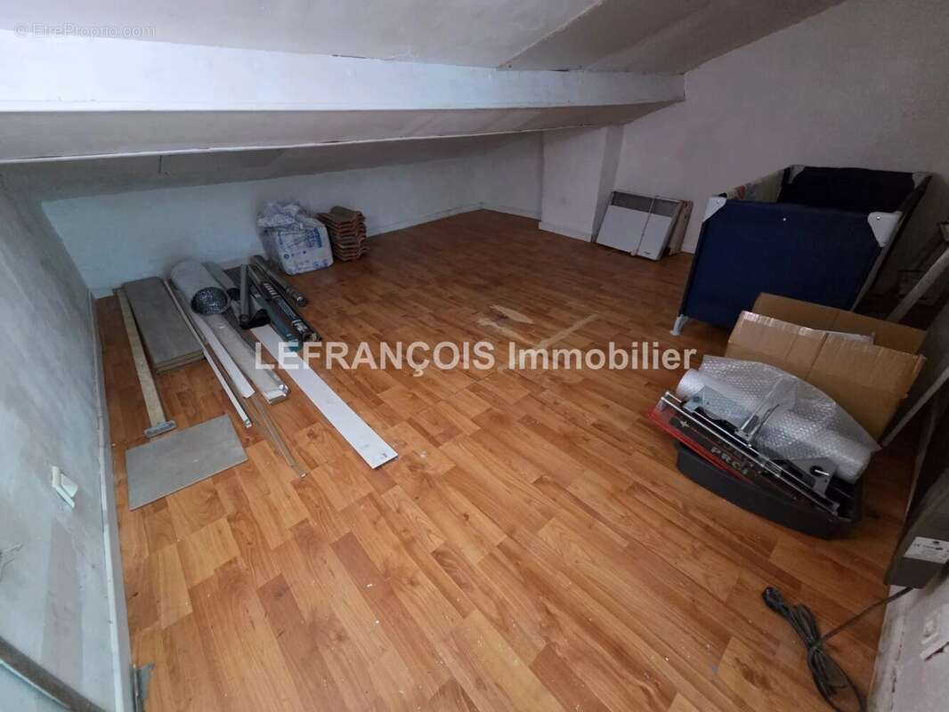 Appartement à SAINT-CEZAIRE-SUR-SIAGNE