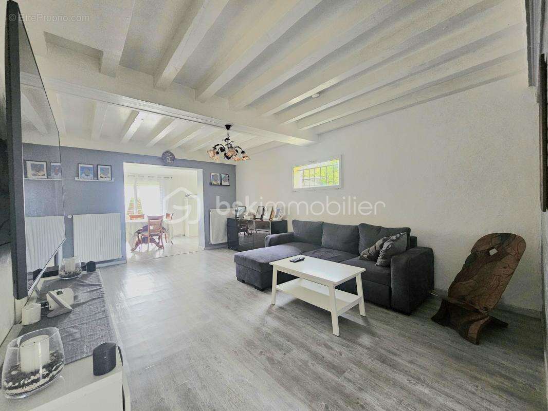 Maison à SAINT-PIERRE-LES-NEMOURS