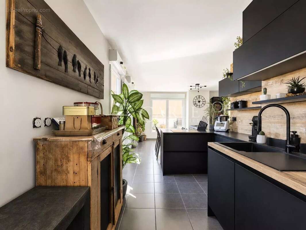 Appartement à DECINES-CHARPIEU