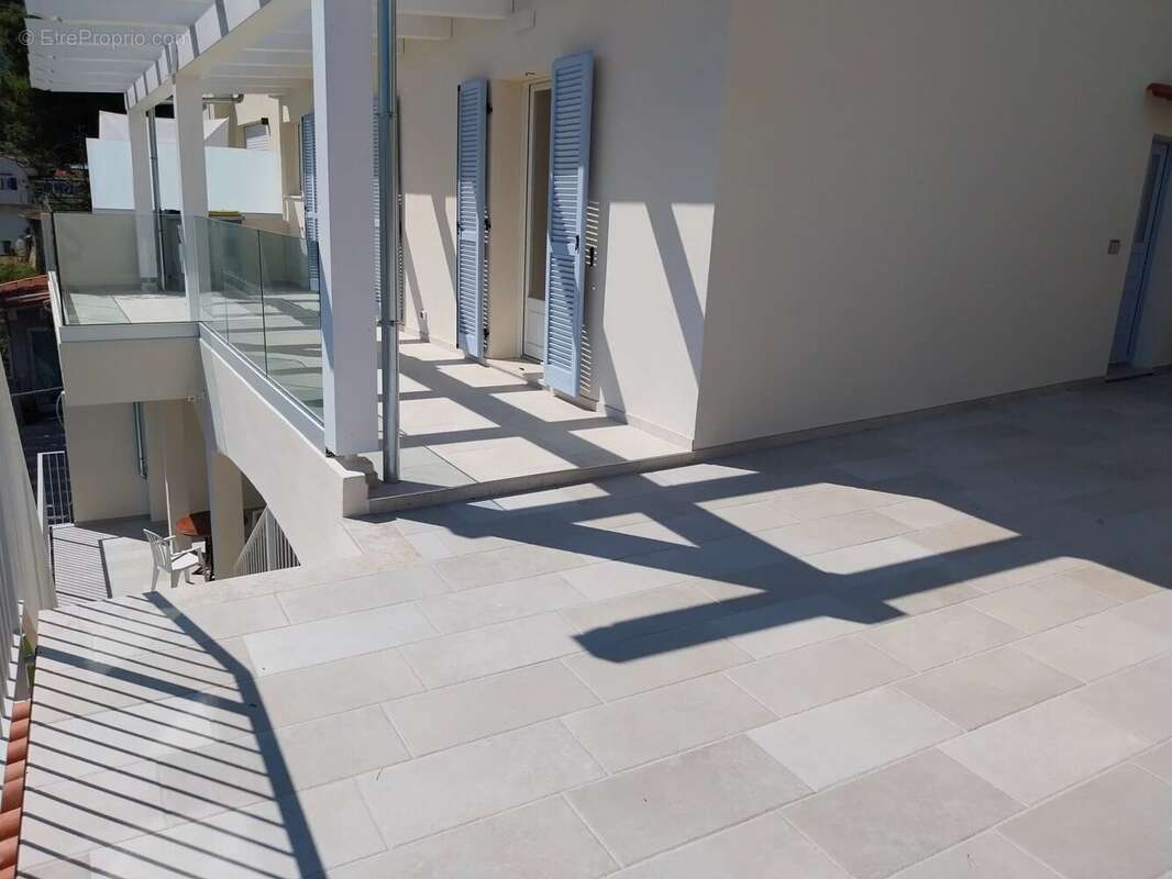 Appartement à ROQUEBRUNE-CAP-MARTIN