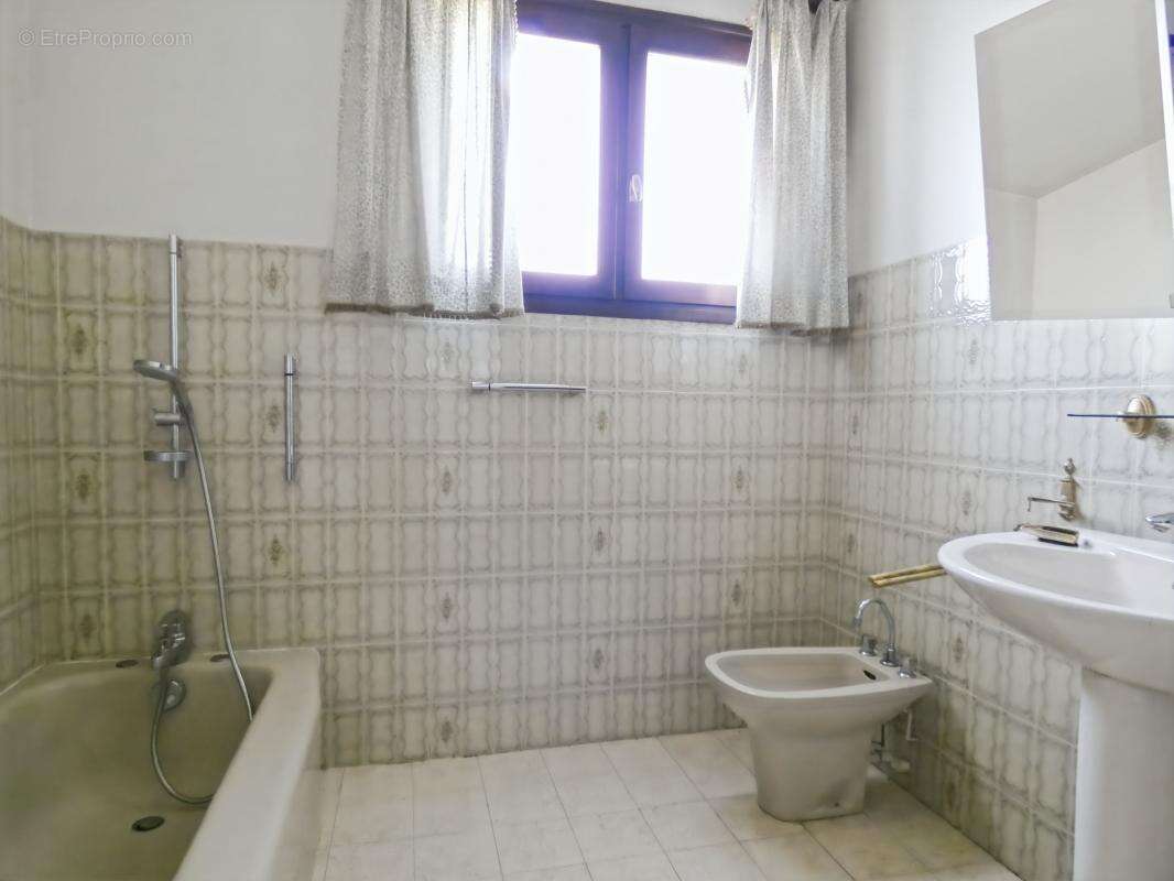 Maison à BAGNOLS-SUR-CEZE