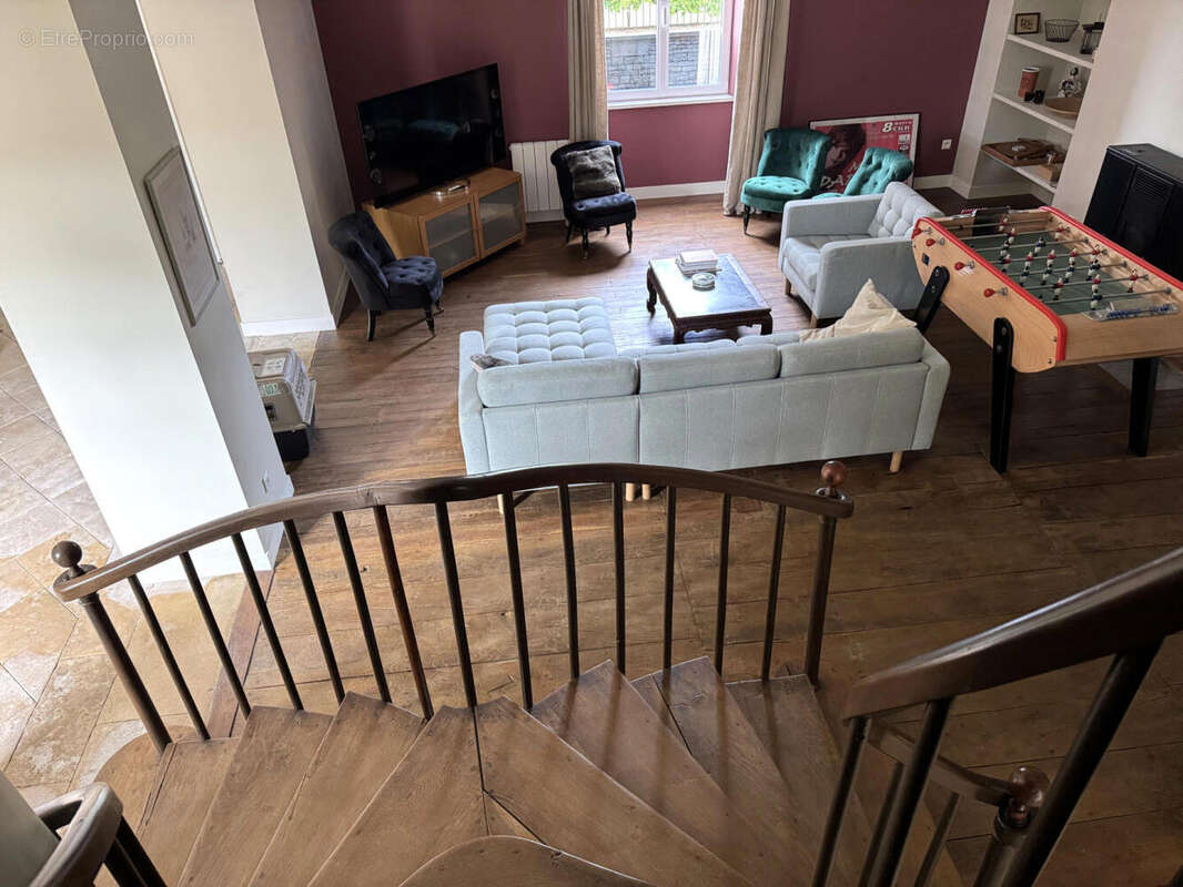 SALON - Maison à USSON-DU-POITOU