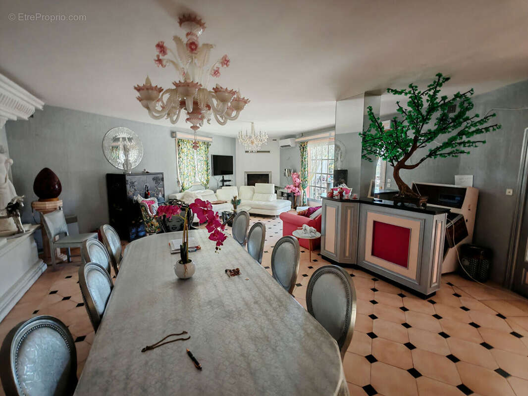 Maison à HYERES