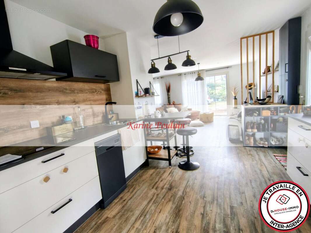 Maison à AMBARES-ET-LAGRAVE