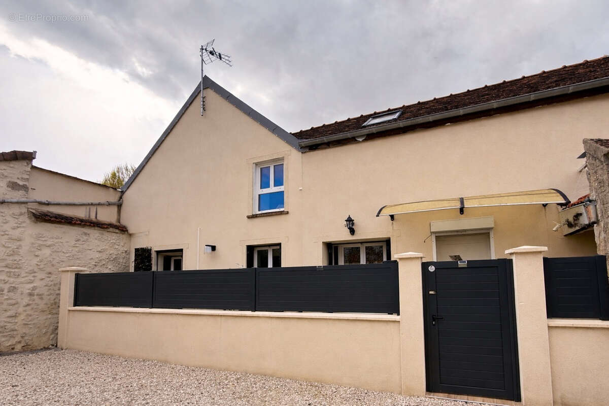 Appartement à BRIE-COMTE-ROBERT
