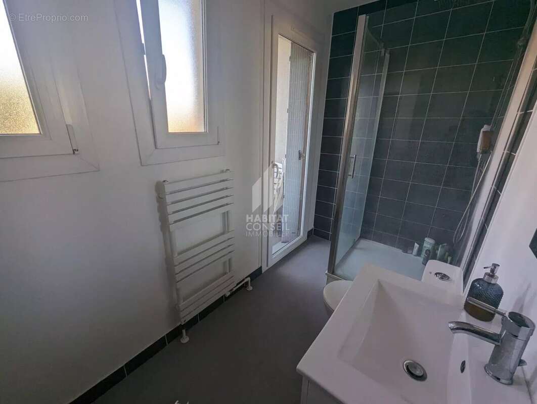 Appartement à SAINT-MARTIN-D&#039;HERES