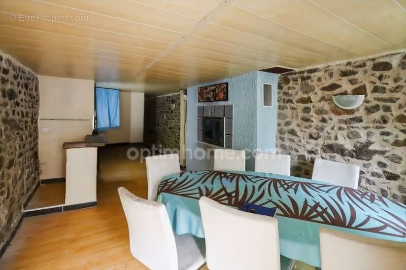 Maison à MAGNAC-LAVAL