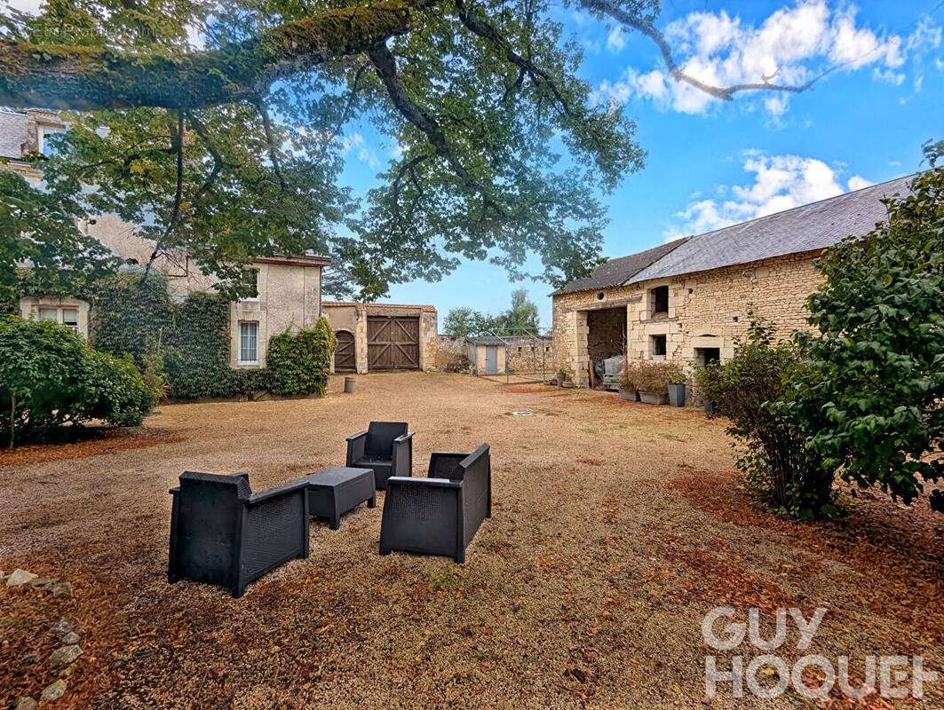 Maison à VENDEUVRE-DU-POITOU