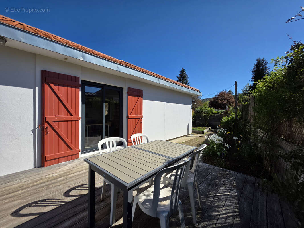 Maison à SAINT-AMANT-TALLENDE