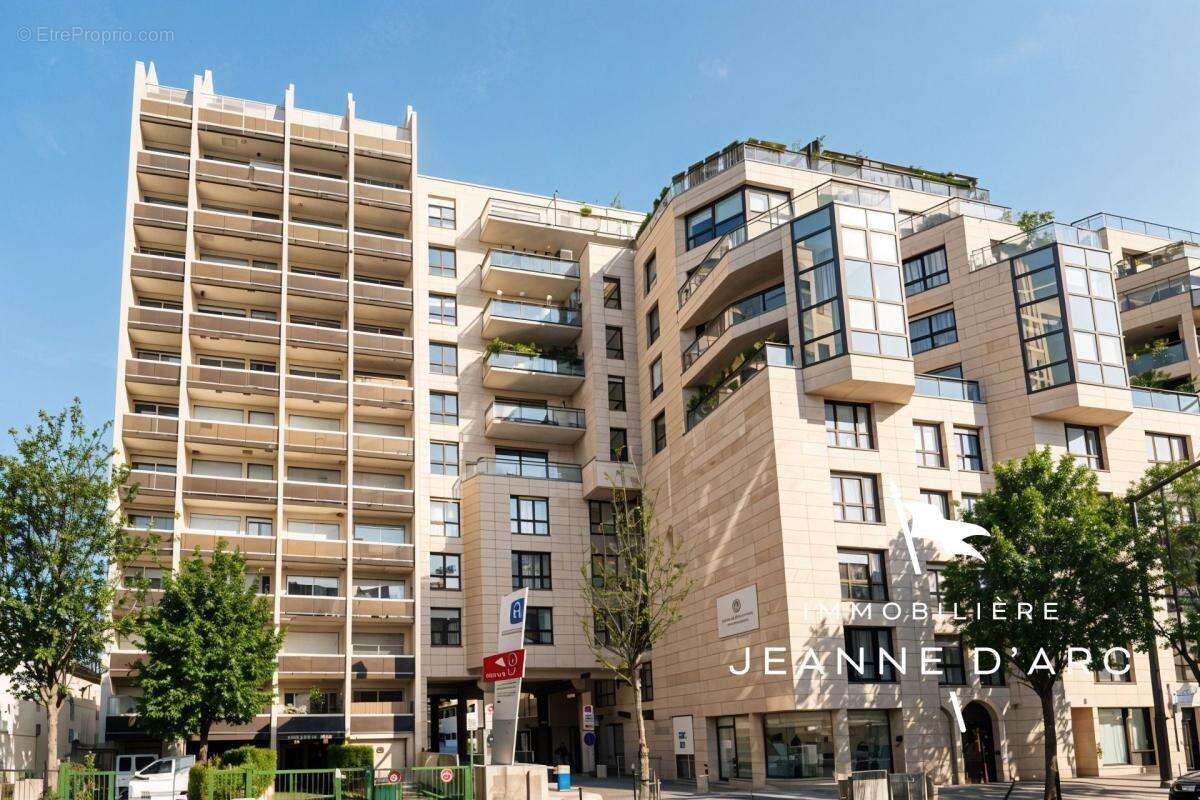 Appartement à PARIS-20E