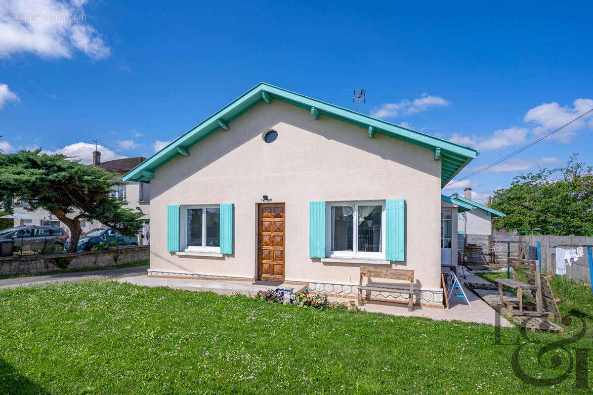 Maison à SAINTE-LIVRADE-SUR-LOT