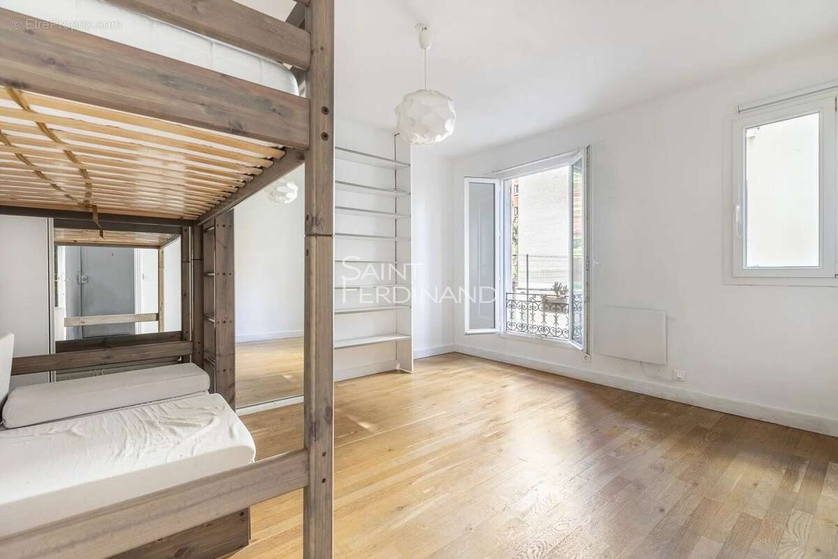 Appartement à PARIS-17E