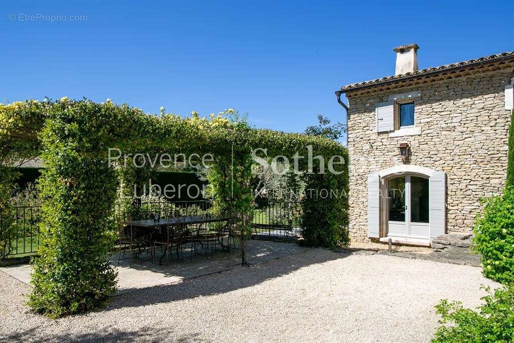 Maison à GORDES