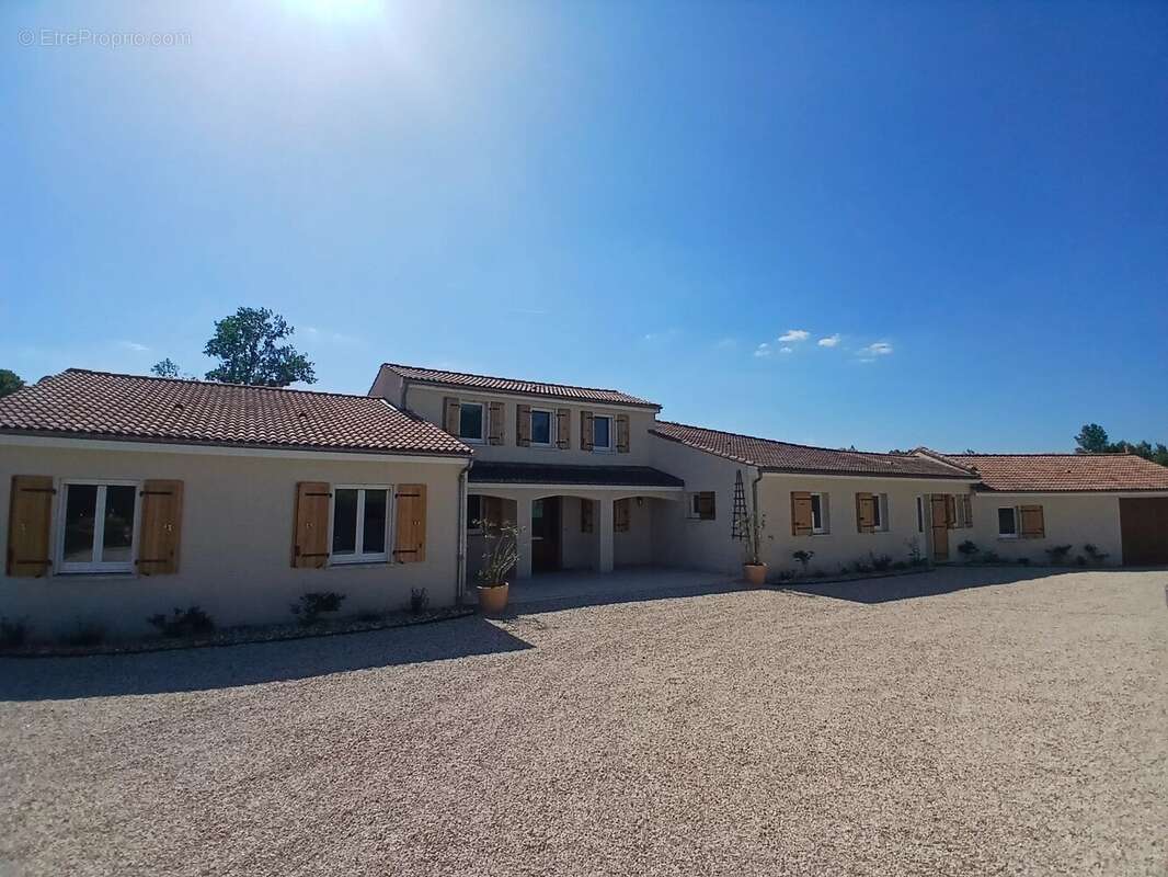 Maison à SAINTE-SEVERE