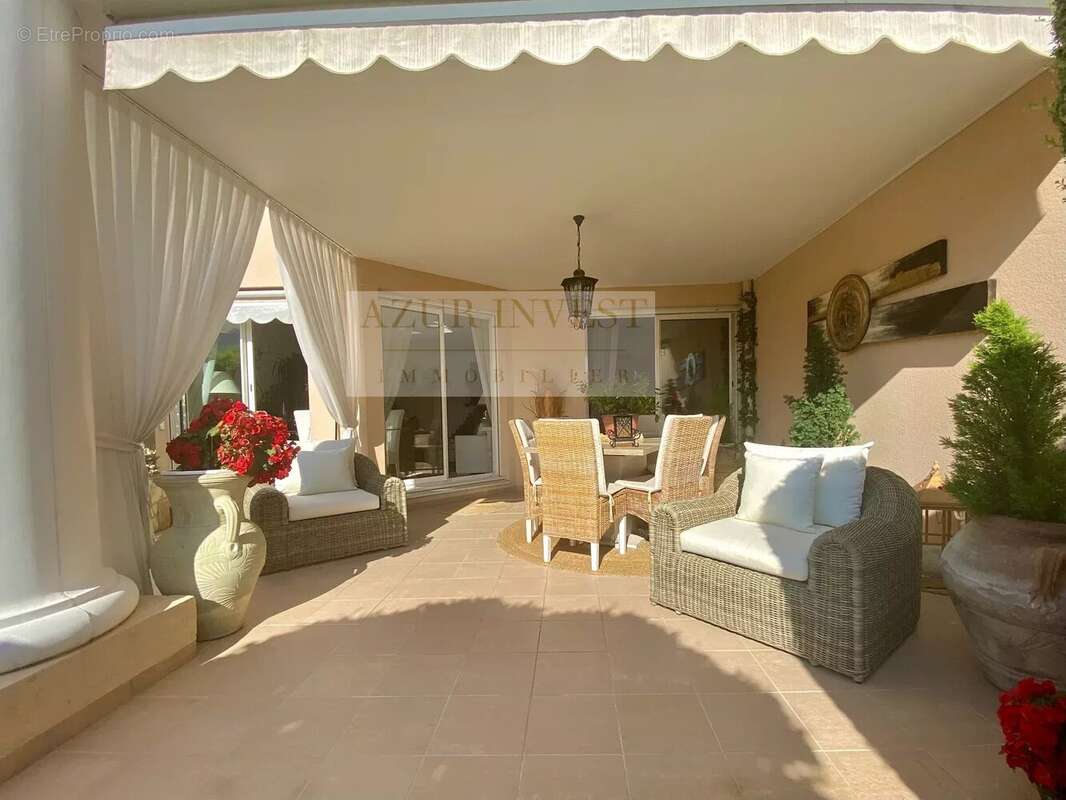 Appartement à ROQUEBRUNE-CAP-MARTIN