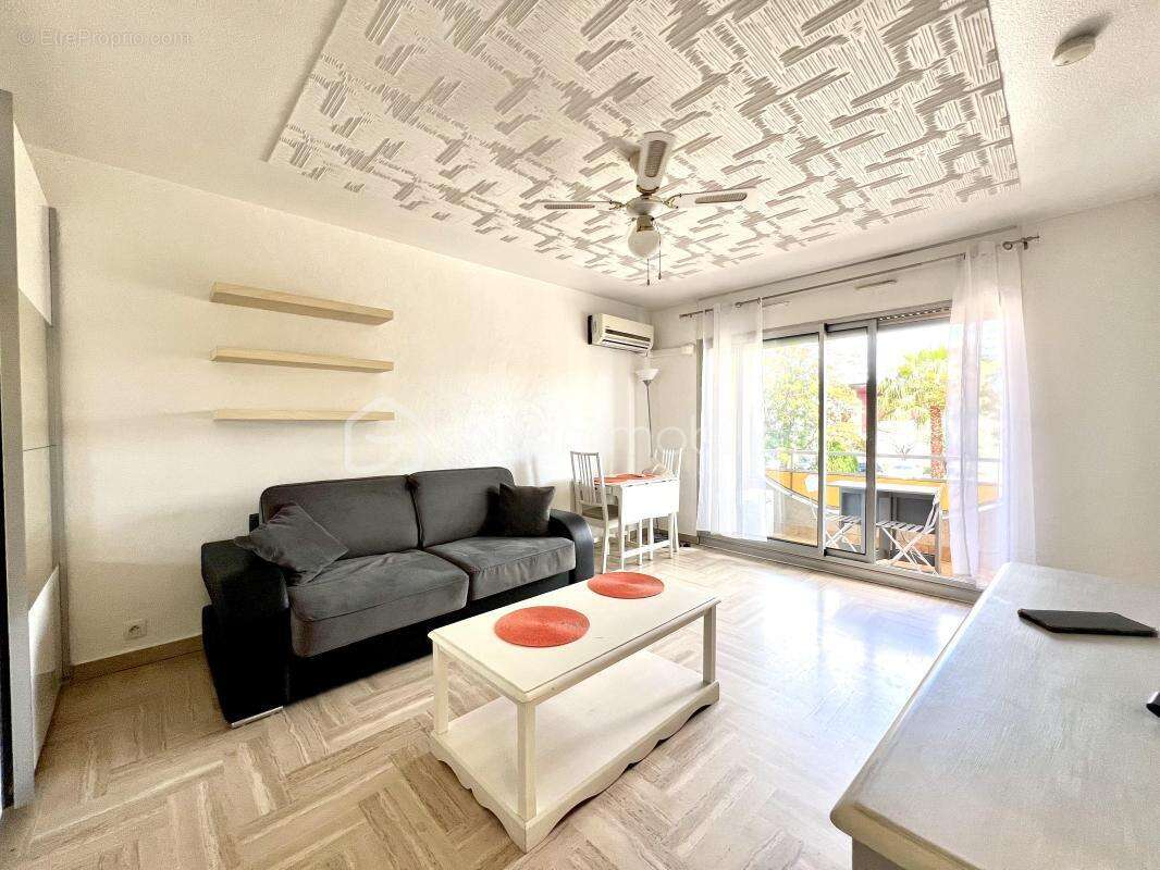 Appartement à MANDELIEU-LA-NAPOULE